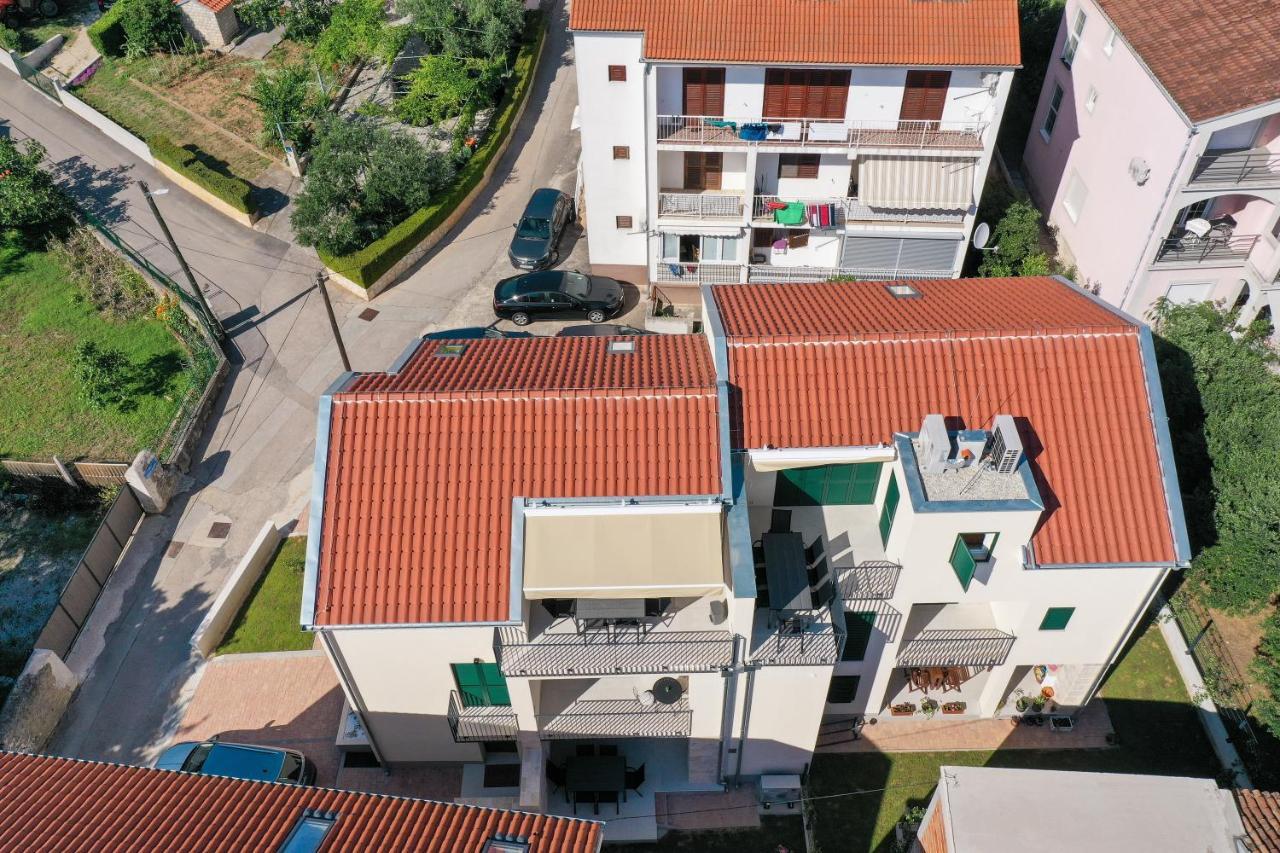 Apartments Mila Sveti Filip i Jakov Kültér fotó