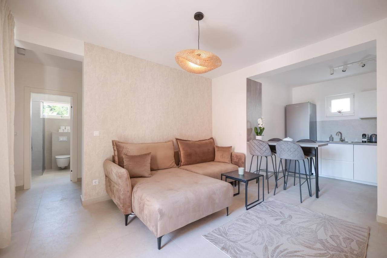 Apartments Mila Sveti Filip i Jakov Kültér fotó