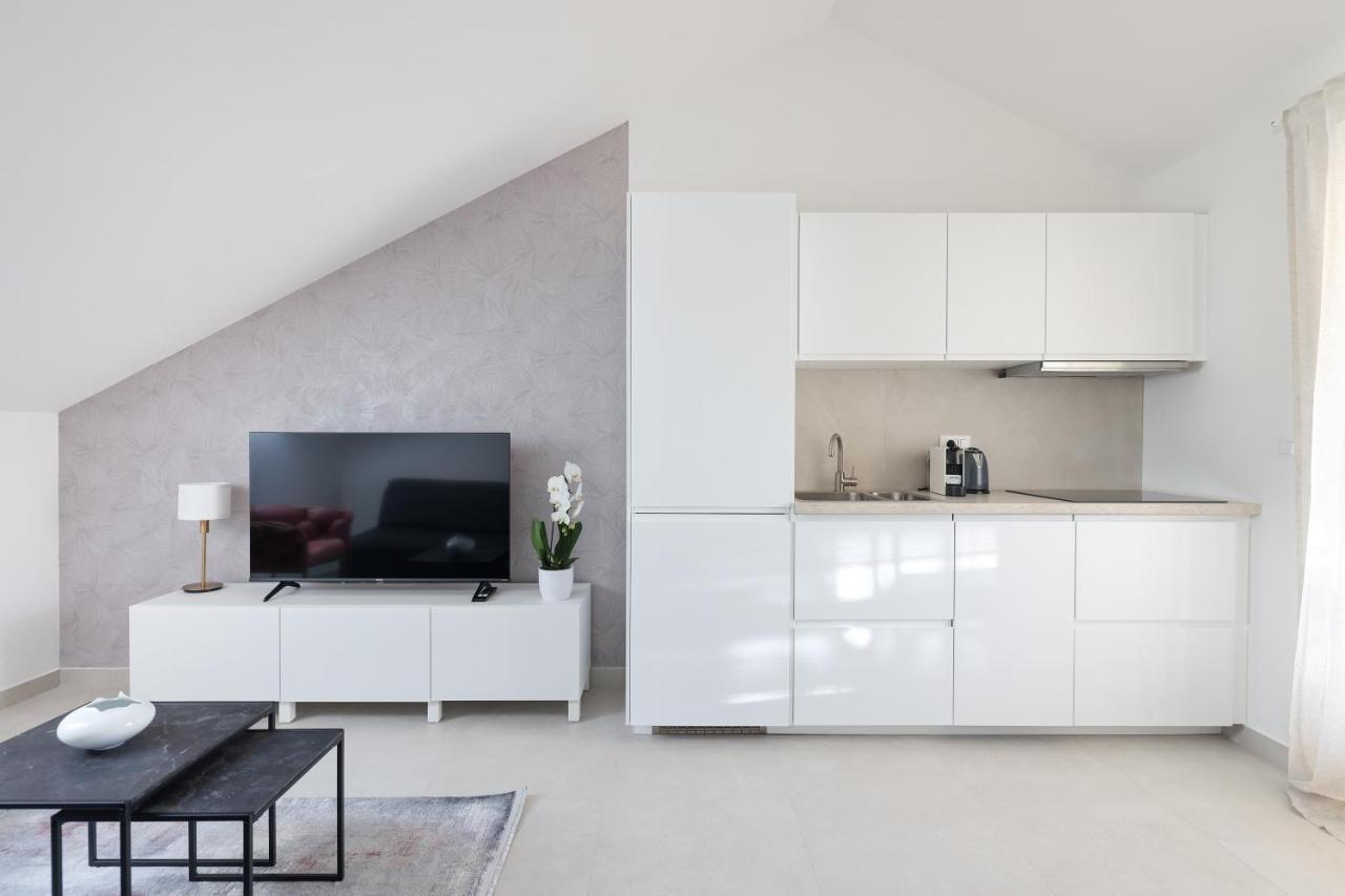 Apartments Mila Sveti Filip i Jakov Kültér fotó
