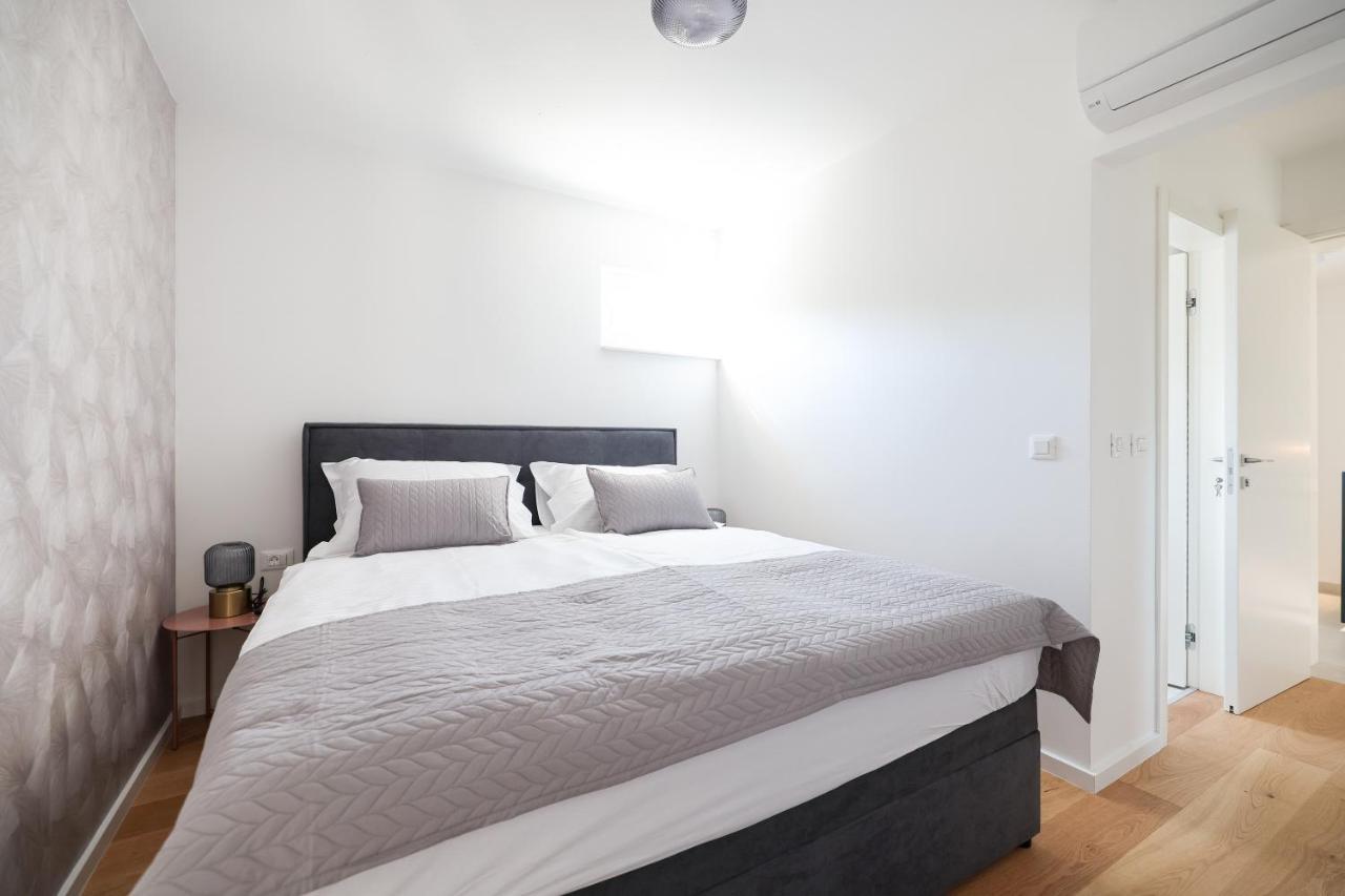 Apartments Mila Sveti Filip i Jakov Kültér fotó