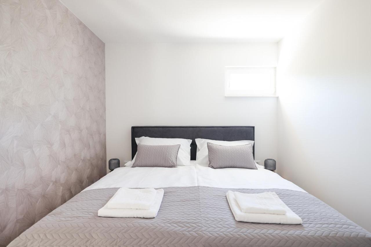 Apartments Mila Sveti Filip i Jakov Kültér fotó
