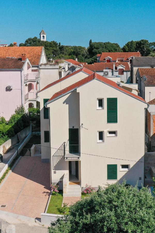 Apartments Mila Sveti Filip i Jakov Kültér fotó